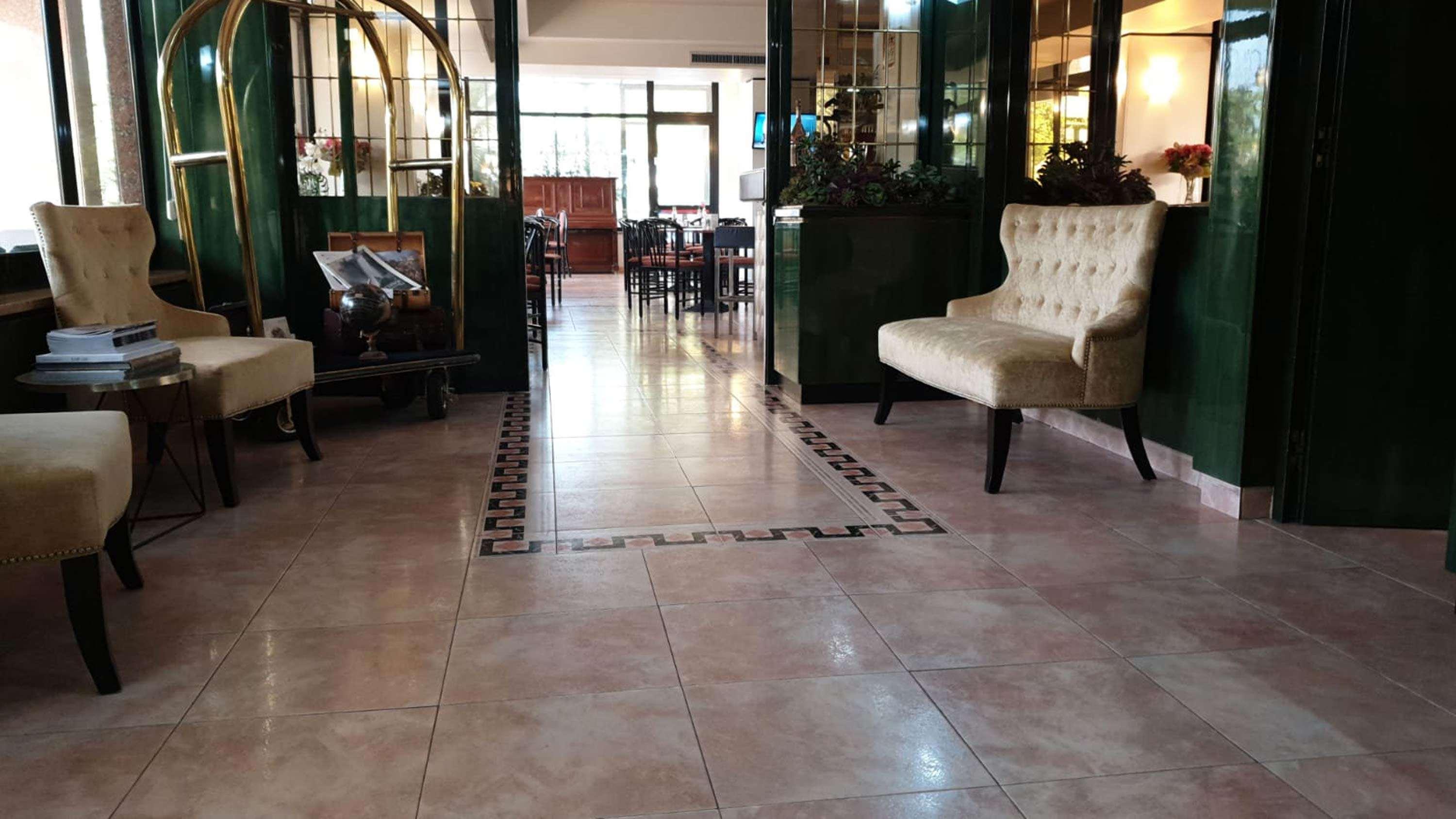 Cristallo Relais, Sure Collection By Western Tivoli